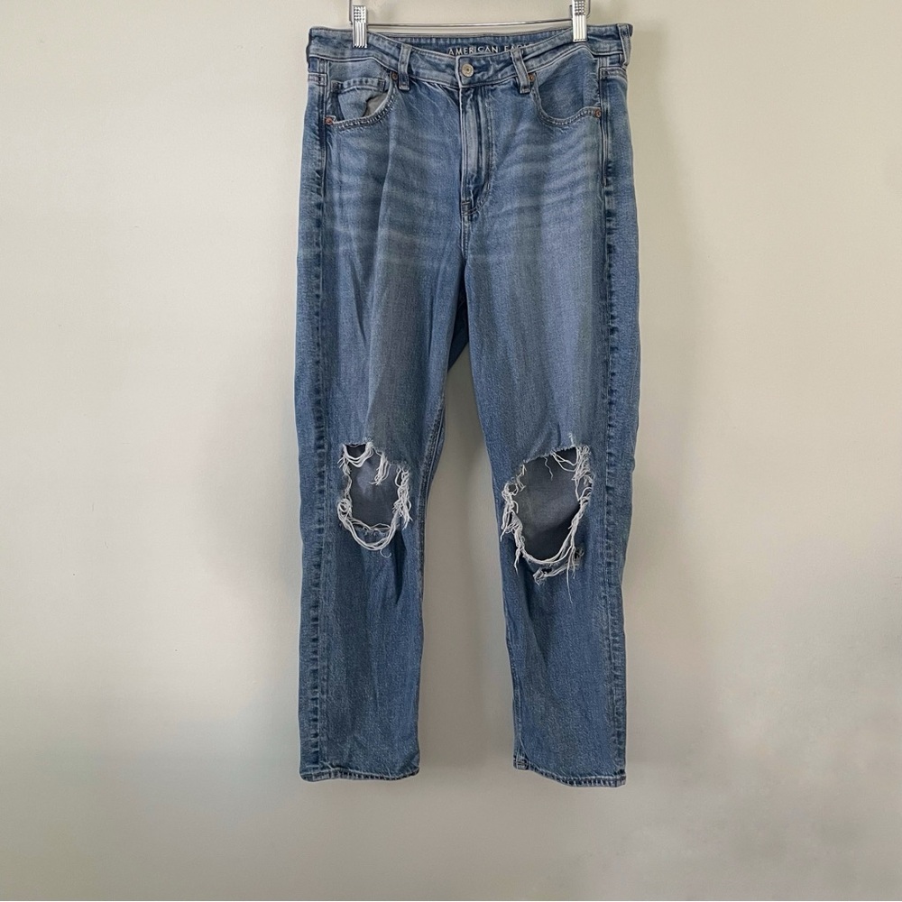American Eagle Blue Distressed Knee Strigid Straight Leg Mom Jeans Size 12